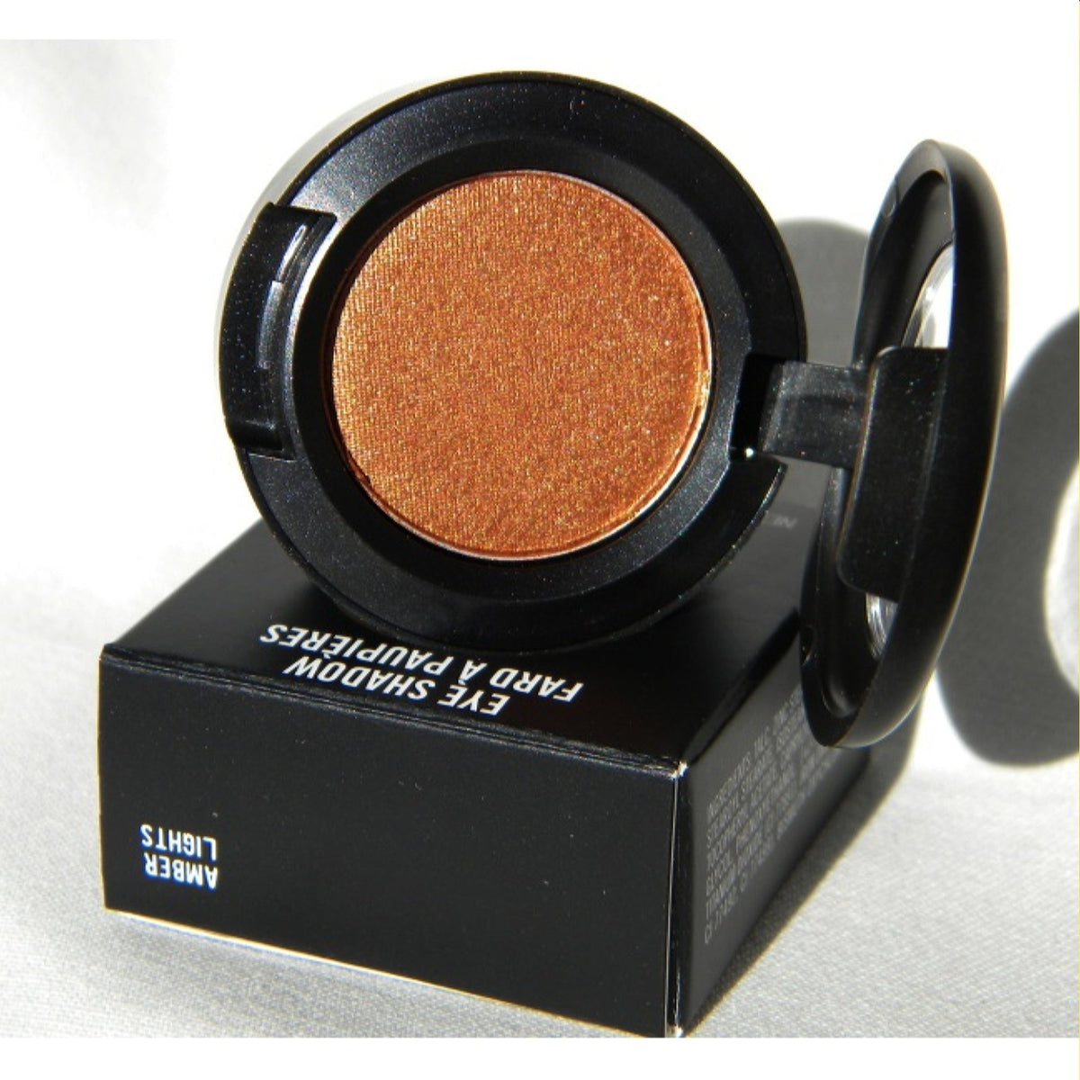 Mac Cosmetics Eye Shadow (Amber Lights) Frost 0.05 Oz (1.5 Ml)  