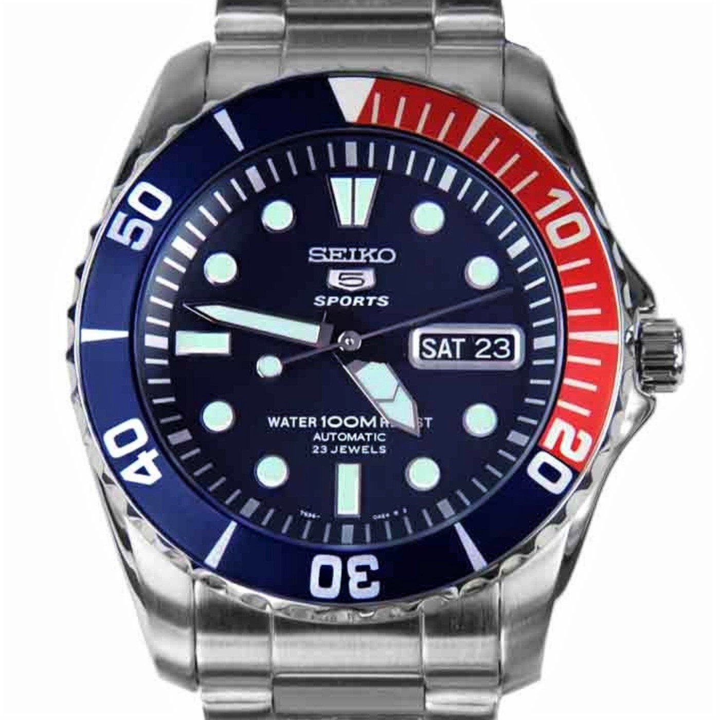 Seiko Men's SNZF15 Series Sports Stainless Steel Watch Bezali